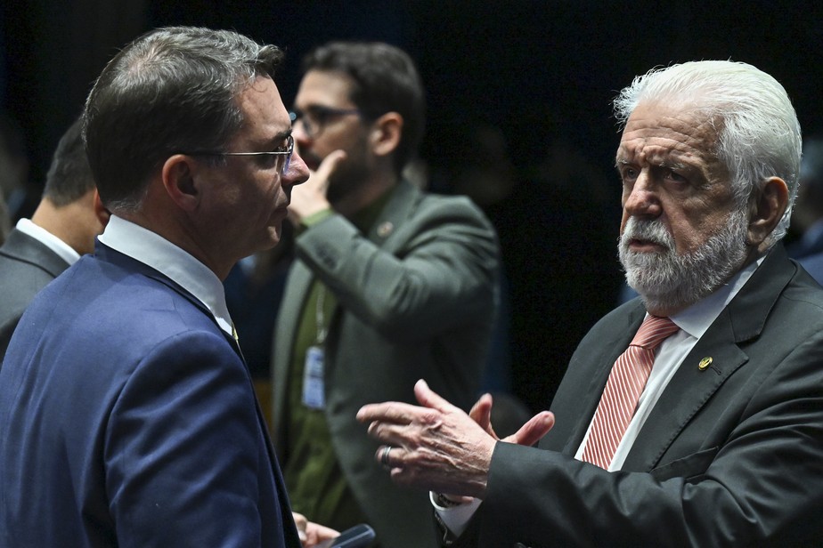 Jaques Wagner reconhece dificuldade do governo para adiar votação do PL da dosimetria no Senado | Política | Valor Econômico