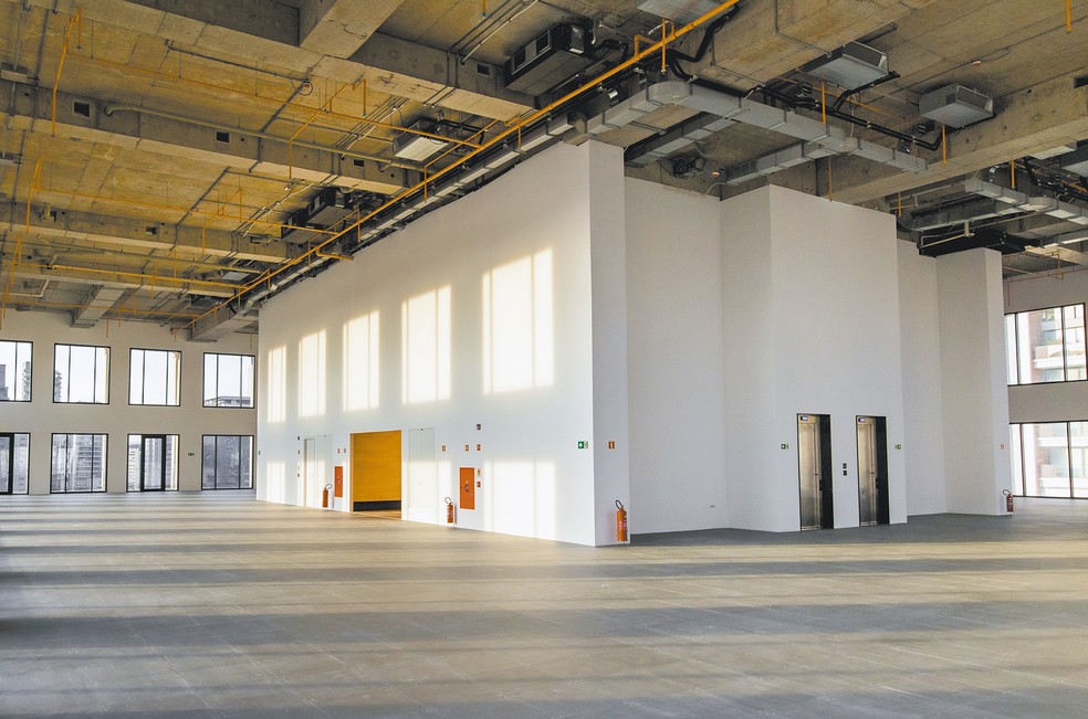 Grandes lajes corporativas têm sido sublocadas como resposta à demanda por escritórios menores e mais flexíveis — Foto: CBRE/DIVULGAÇÃO