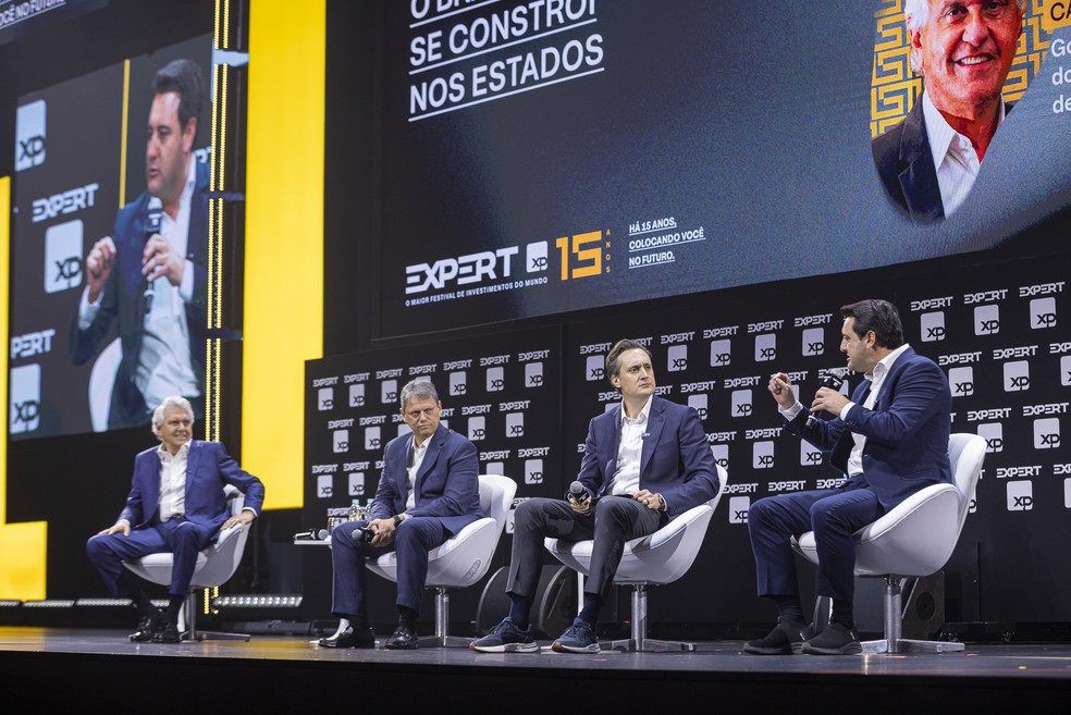 Governadores aliados da direita/centro-direita em evento no estado de São Paulo.