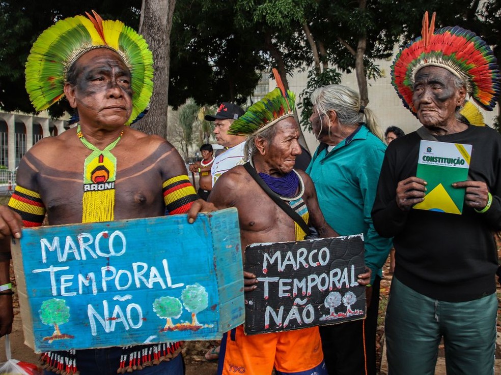 Indígenas durante manifestação contra o marco temporal, em Brasília — Foto: Antônio Cruz/Agência Brasil