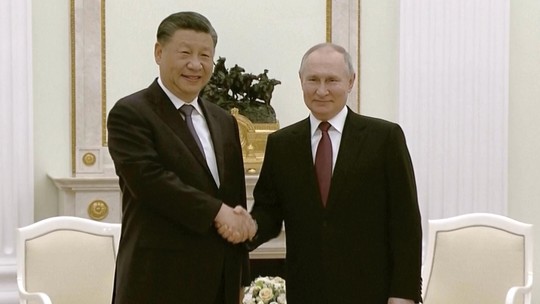 Com aumento de comércio bilateral, contêineres da China se acumulam na Rússia