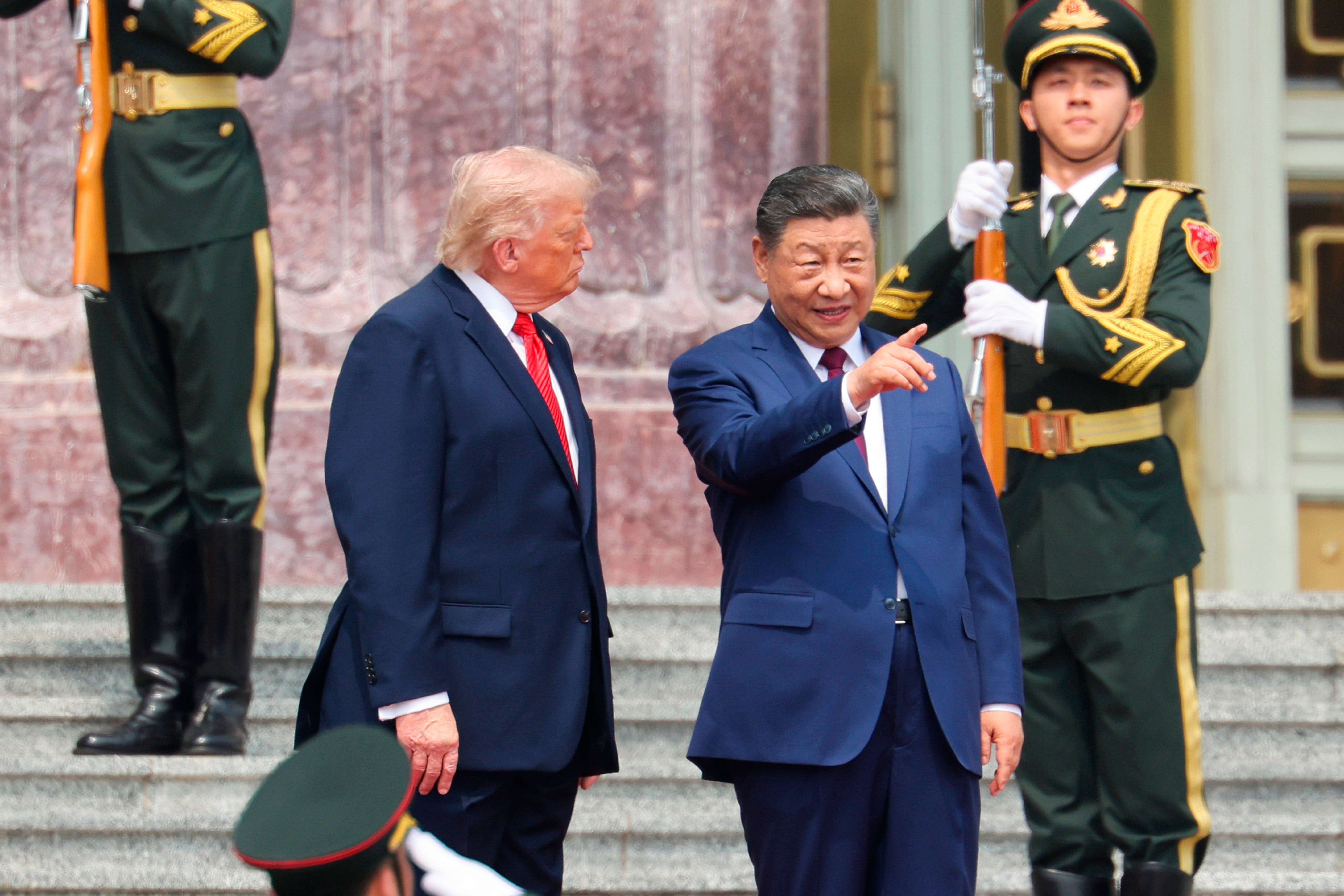 Trump elogia Xi e busca preservar trégua comercial em visita à China
