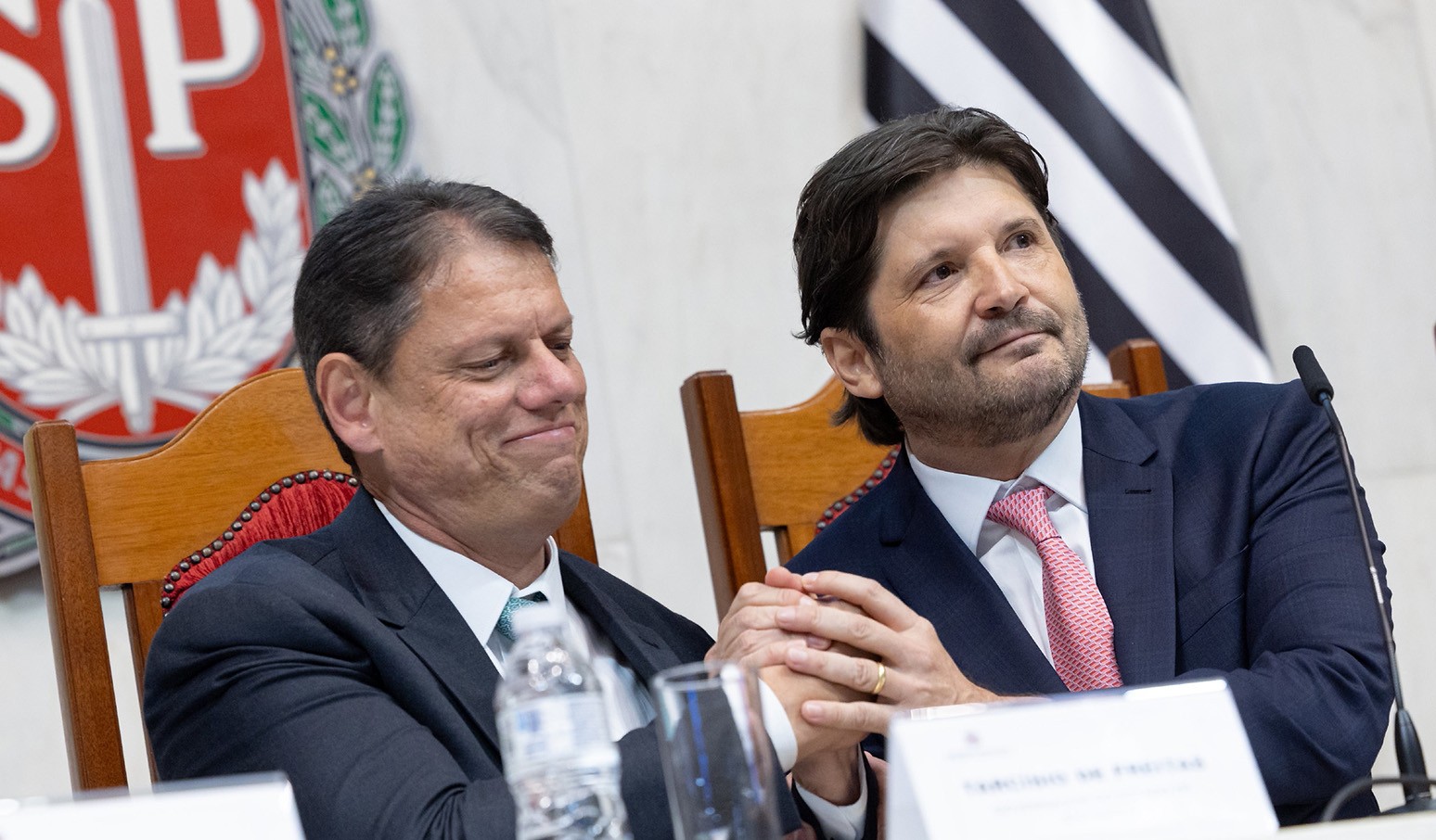 Escolha de substituto de Eduardo Bolsonaro trava no PL