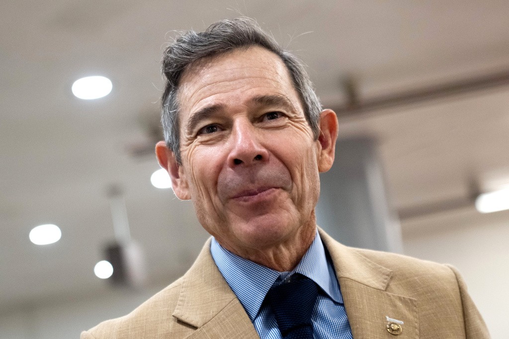 Senador republicano pede investigação sobre negócios da família Trump - Foto
