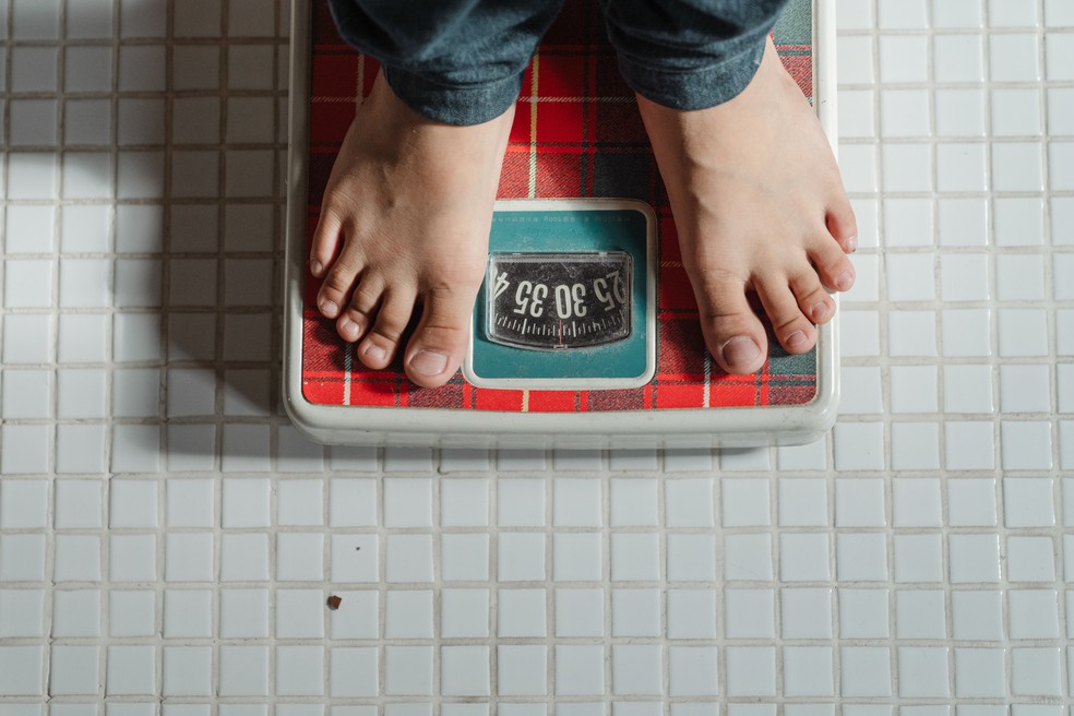 Estudo da FGV com dados do IBGE mostra que renda, gênero e alimentação são fatores associados ao excesso de peso na população brasileira — Foto: Pexels
