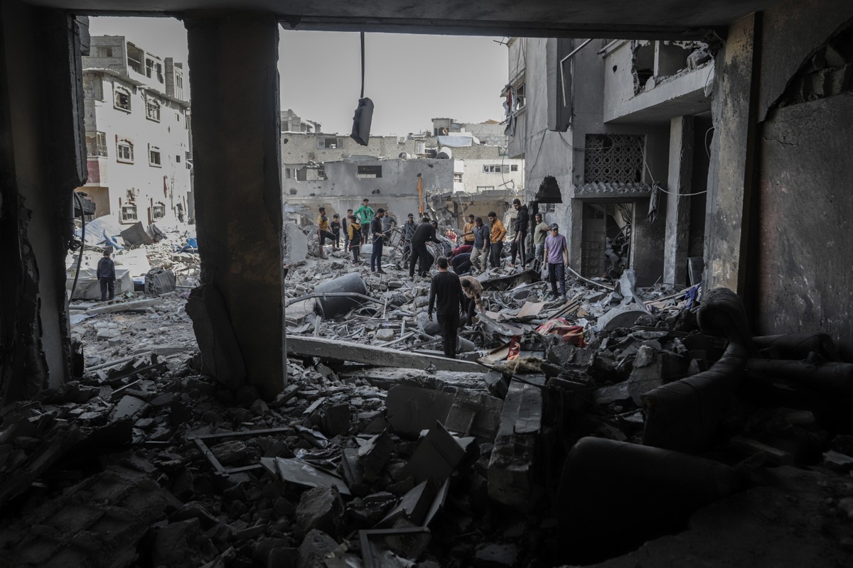 Israel abre fogo perto de centro de ajuda em Gaza, e hospital fala em 32 mortos