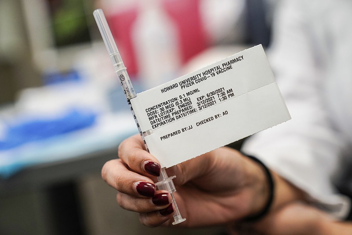 Com nova orientação de armazenamento, vacina da Pfizer será distribuída ...