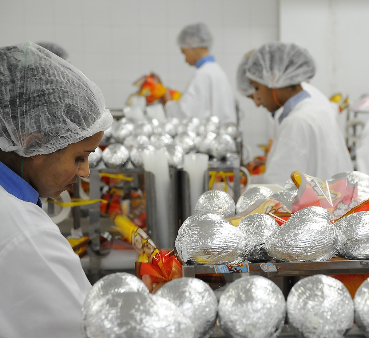 Pressionada, indústria do chocolate muda estratégia para a Páscoa ...
