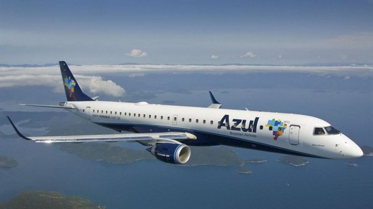 Azul reafirma estimativa de receber 13 aeronaves da Embraer em 2024