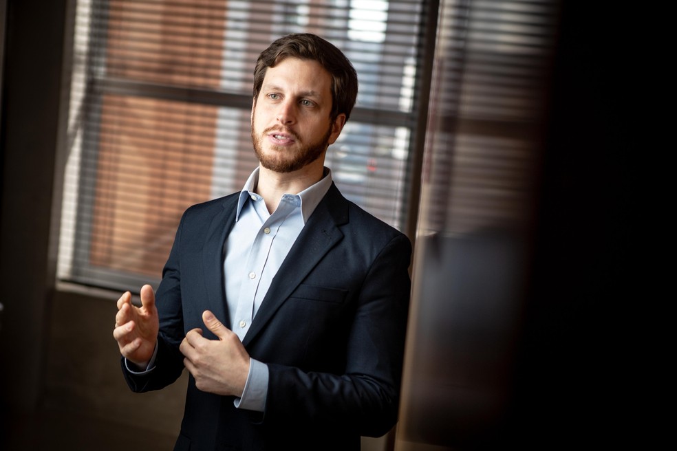 Gustavo Cruz, estrategista-chefe da RB Investimentos, revisou projeção para o Ibovespa de 145 mil para 135 mil pontos no fim deste ano — Foto: Foto: Gabriel Reis/Valor