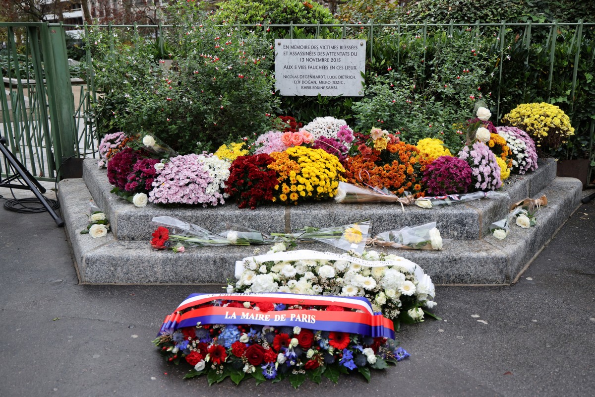 França recorda 10 anos dos atentados terroristas em Paris