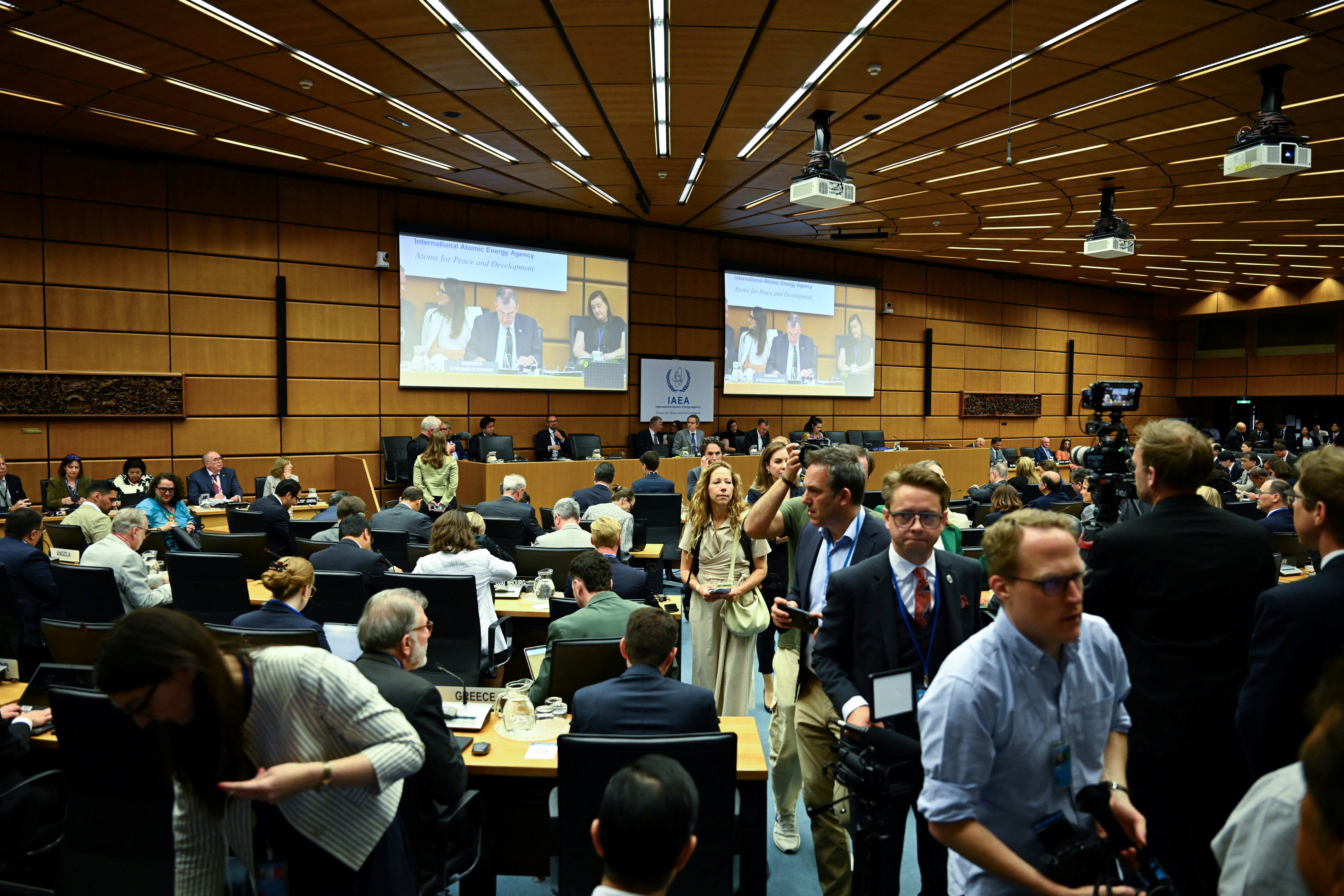 Agência nuclear da ONU aprova resolução sobre urân