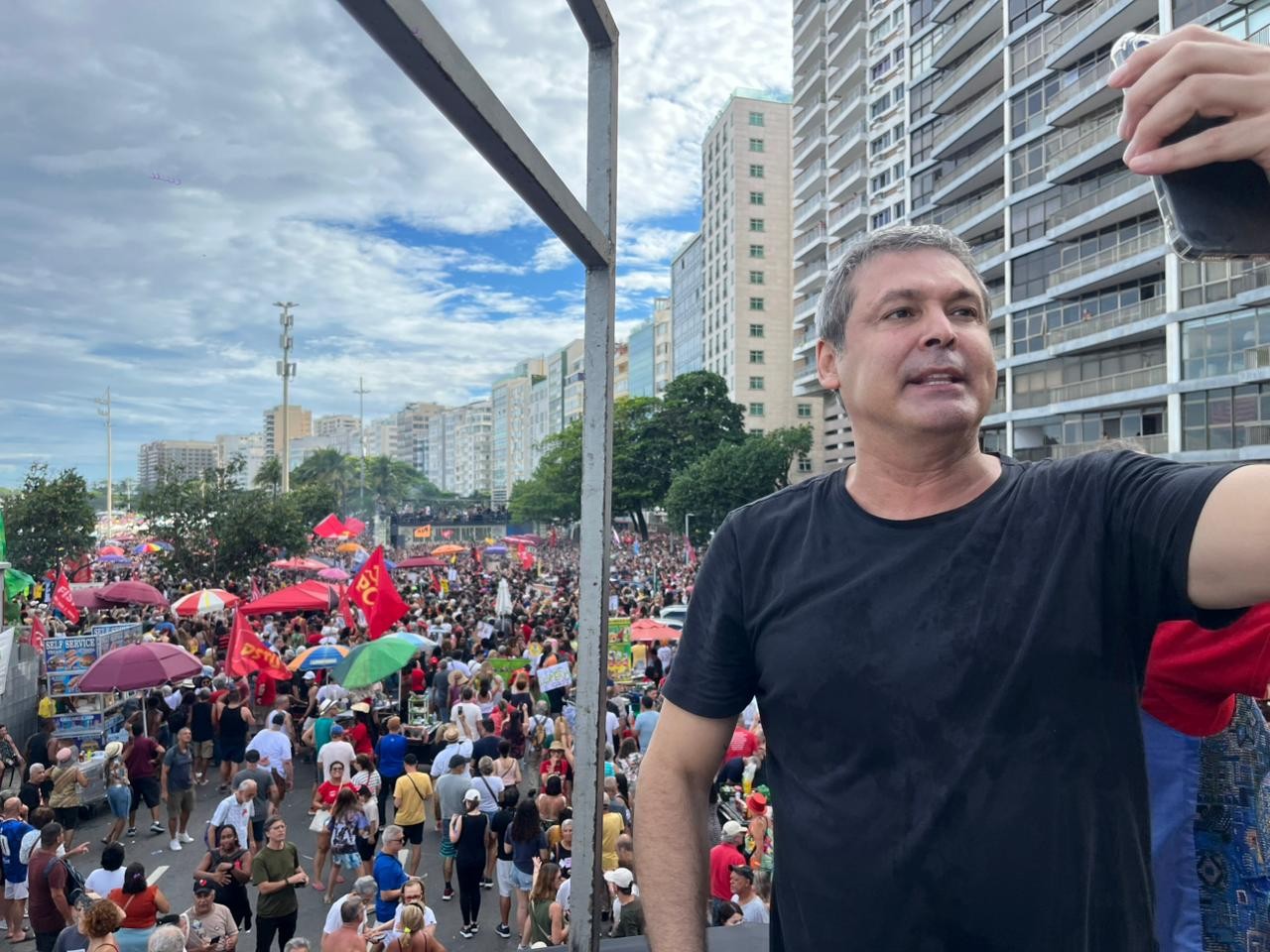 Presidente Lula está pronto para vetar PL da dosimetria, diz Lindbergh Farias