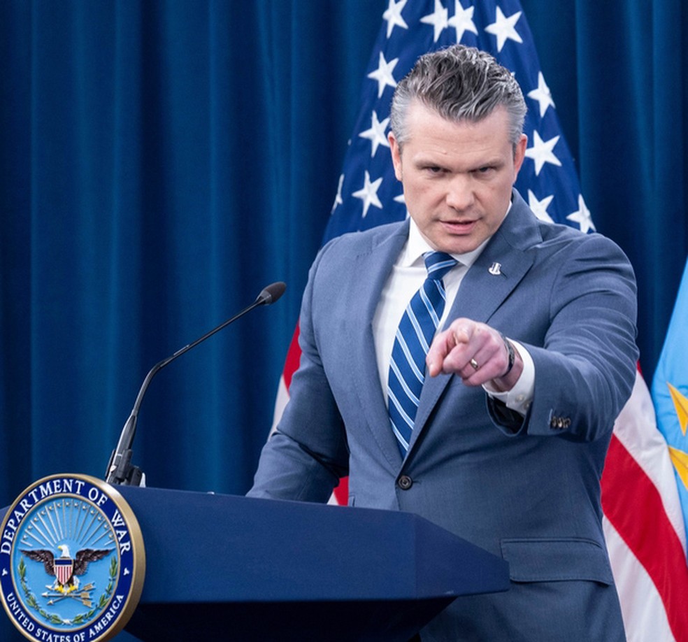 Peter Hegseth: recado americano aos países aliados de incentivo ao investimento bélico — Foto: Kevin Wolf/AP Photo