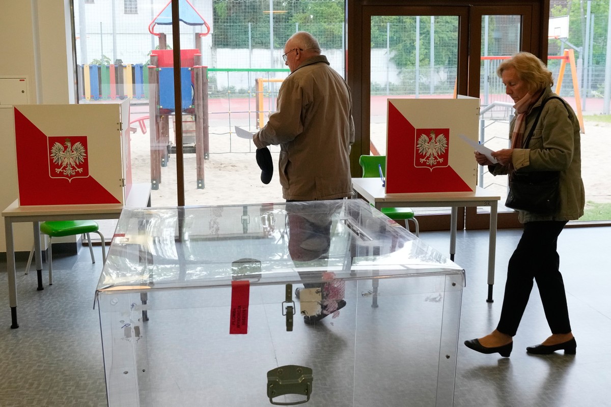 Polônia tem primeiro turno polarizado nas eleições presidenciais
