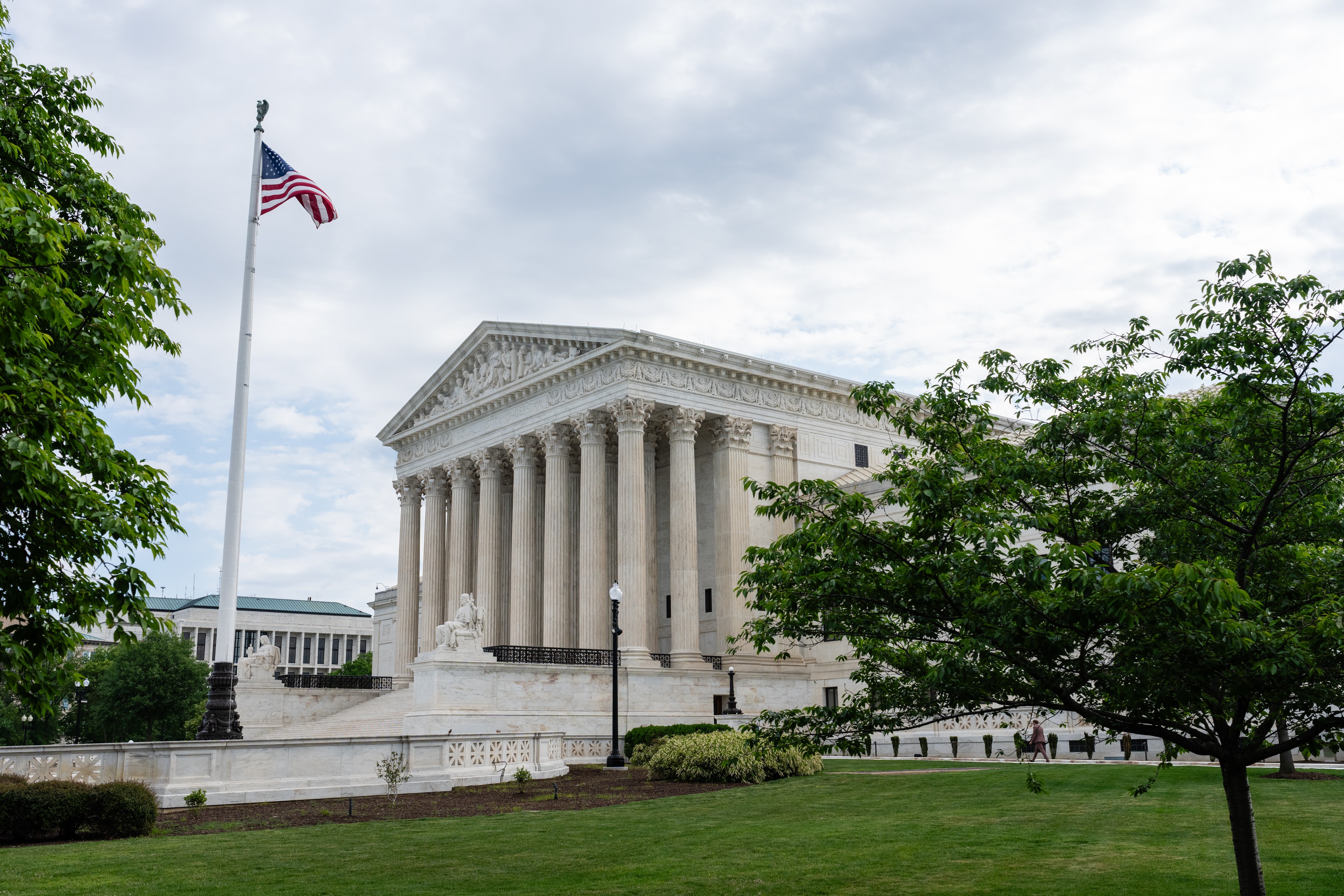 Suprema Corte rejeita tentativa de Trump de restringir cidadania por nascimento