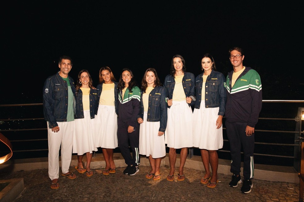 Atletas brasileiros usam roupas para a cerimônia de abertura — Foto: Divulgação