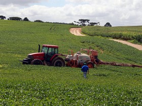 Relação de troca entre soja e fertilizantes piora para o produtor 