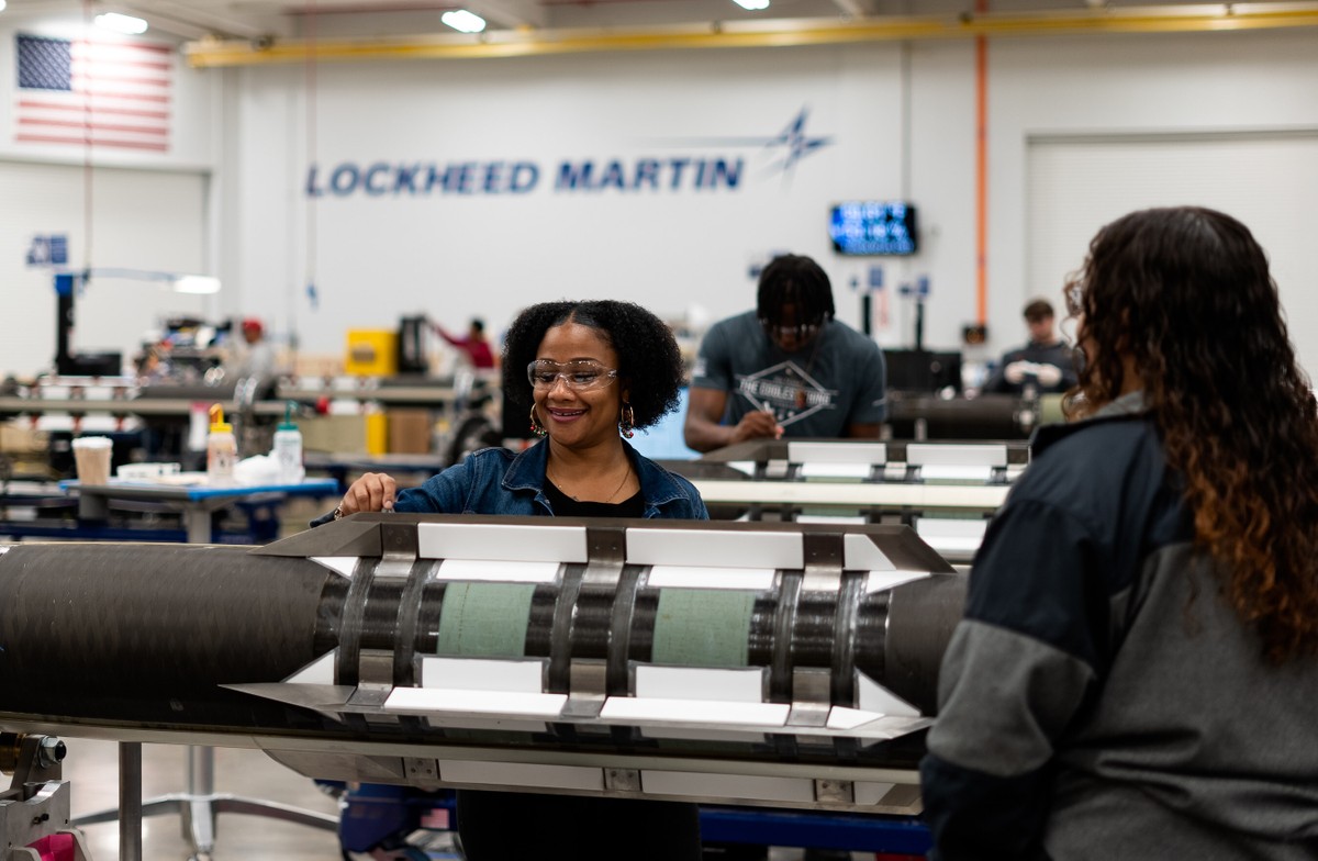 Lockheed Martin assina novo contrato para triplicar vendas de mísseis ...