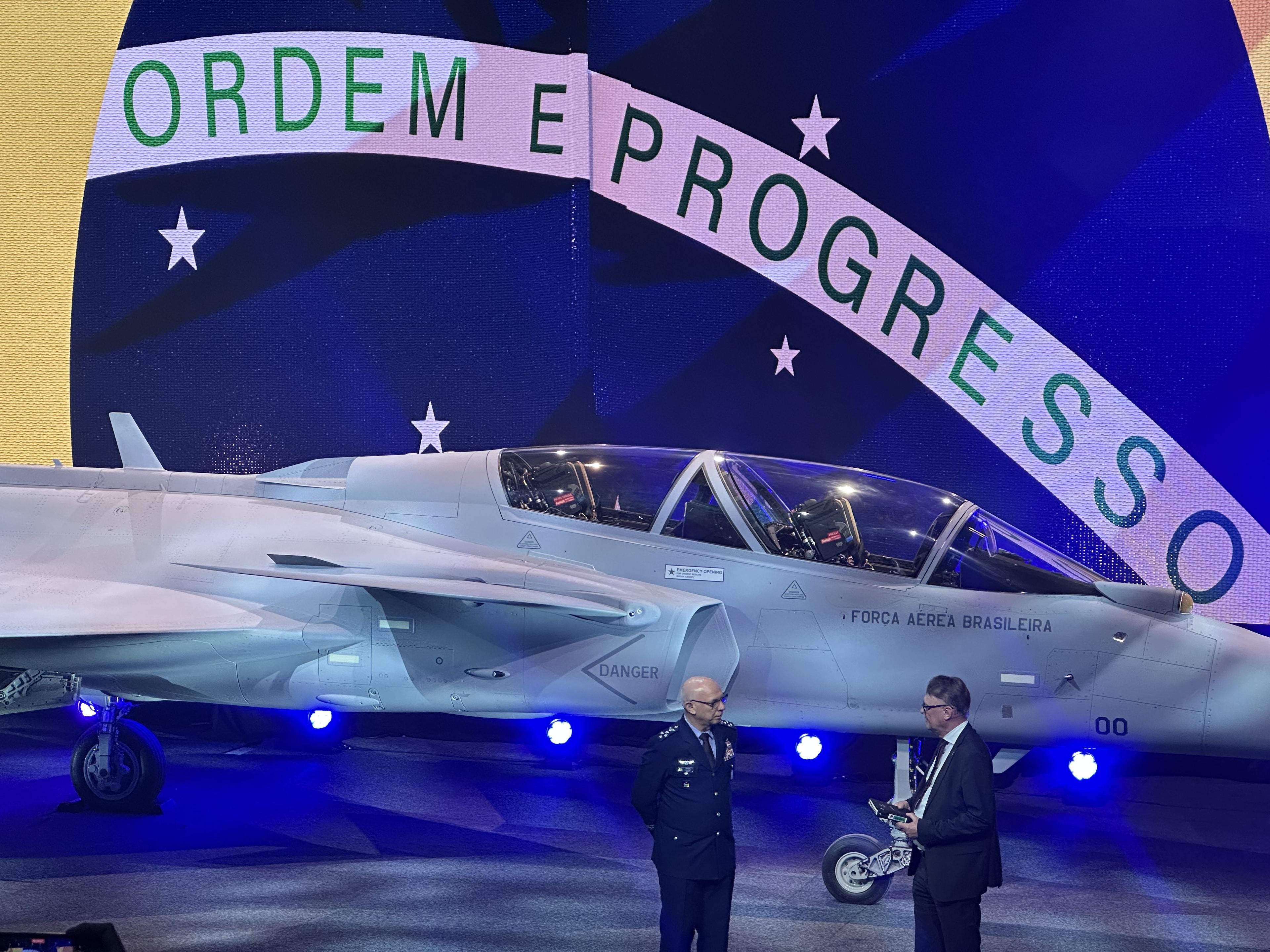 Saab apresenta Gripen F, caça de nova geração, em meio à escalada nos conflitos globais