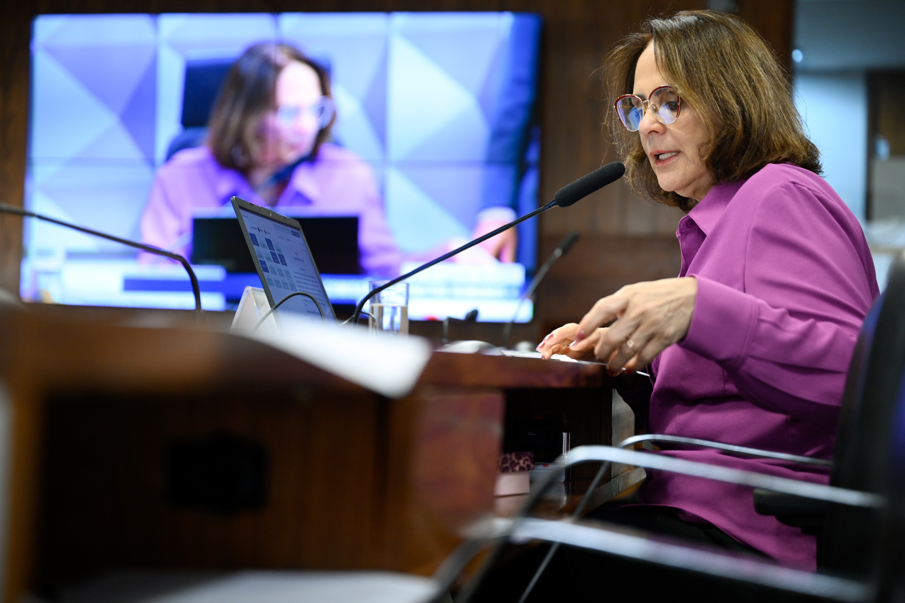 Damares Alves revela diagnóstico de câncer de mama