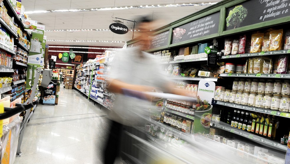 No GPA os investimentos caíram 13% no primeiro semestre, enquanto a receita subiu 2,5% — Foto: Silvia Costanti/Valor