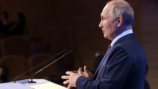 Vladimir Putin promete retaliação por ataques com drones a Moscou