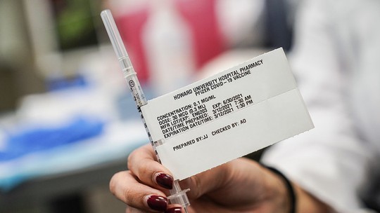 Agência dos EUA aprova novas vacinas contra covid-19 da Pfizer, BioNTech e Moderna
