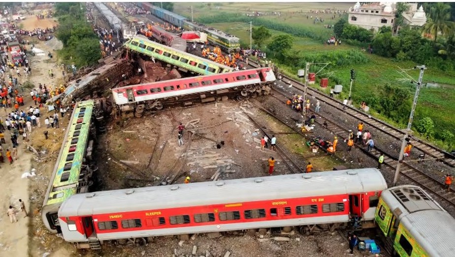 Colisão de trens na Índia