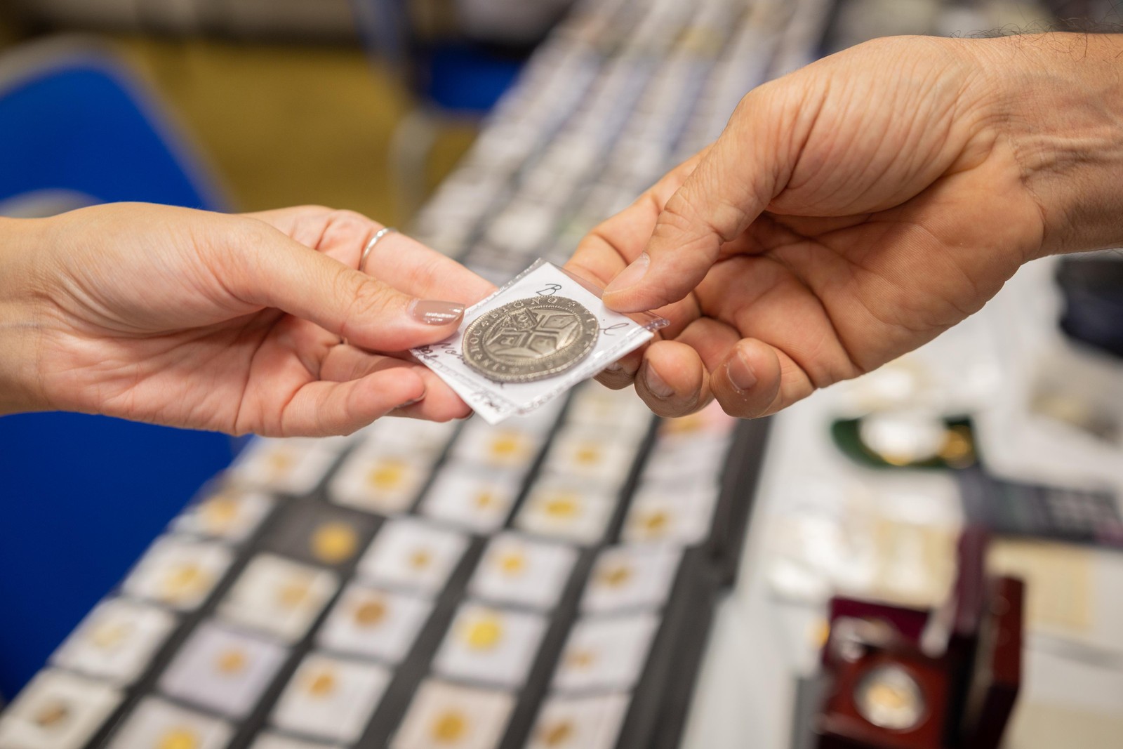 Perfil dos numismáticos no país é bastante diverso, desde aqueles que veem as coleções como investimentos a quem apenas é fascinado pela cultura por trás da moeda — Foto: Rogerio Vieira/Valor