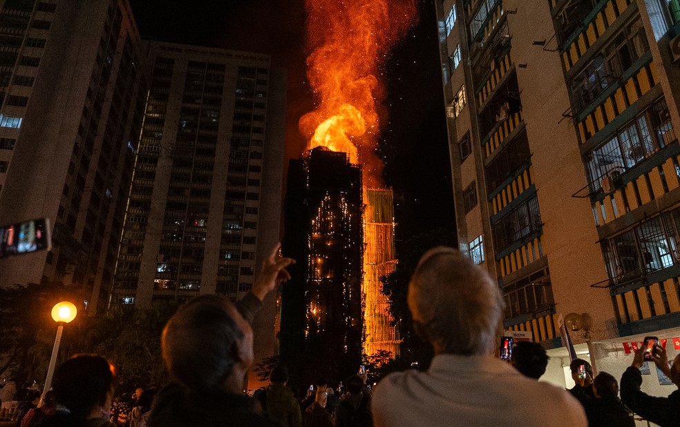 Wednesday night in Hong Kong, heavy fire in buildings - Photograph: Chan Long Hei/AP