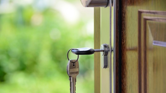 Aluguéis residenciais caem 0,06% em maio, aponta IVAR, da FGV