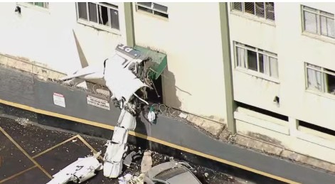 Avião de pequeno porte bate em prédio em Belo Horizonte