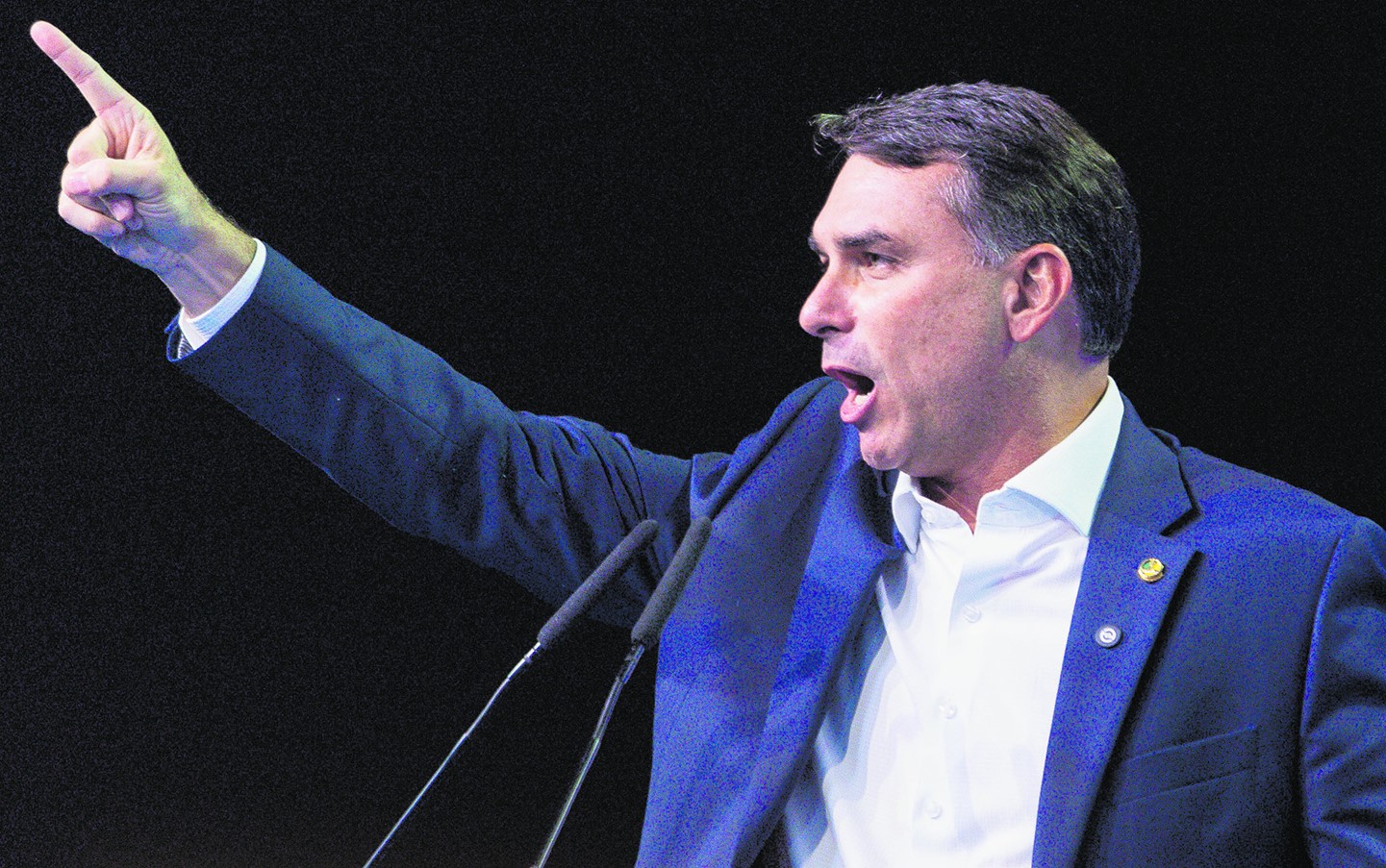 Senador reforça discurso religioso para tentar conter danos