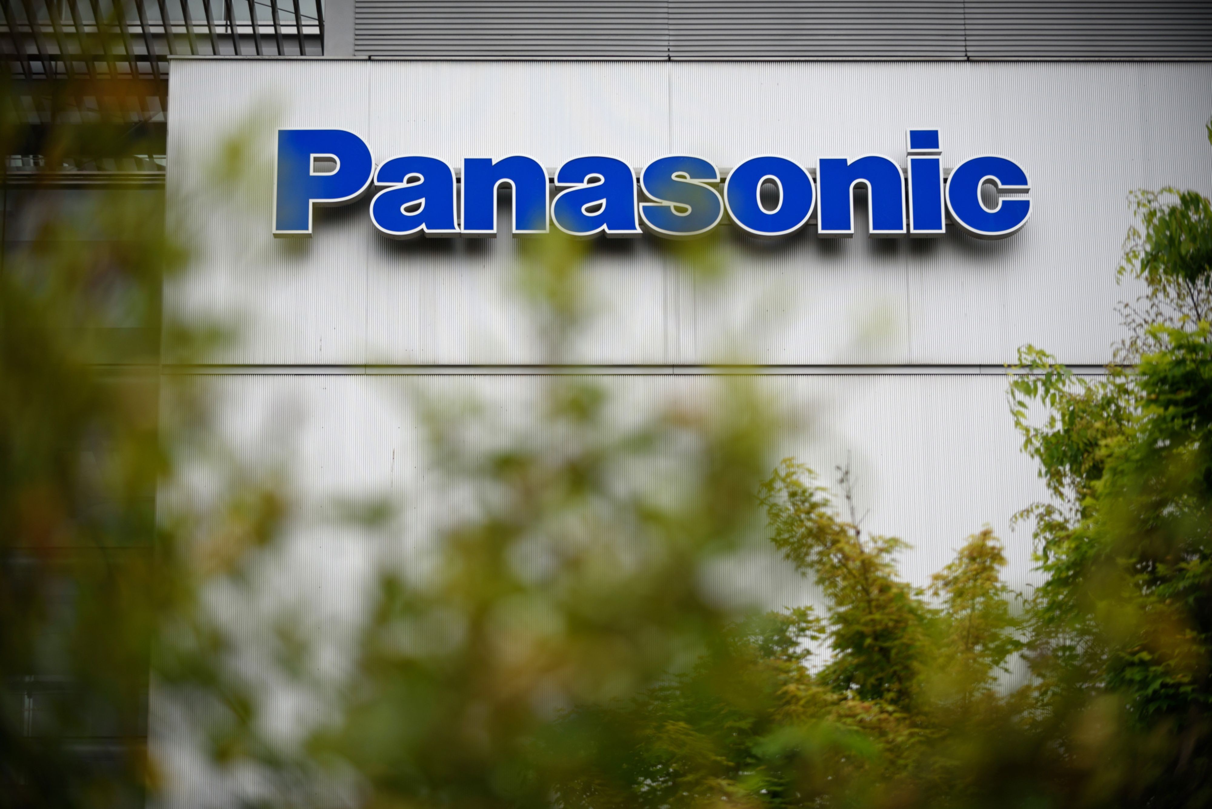 Panasonic vai vender ou reduzir negócio de televisores em plano de restruturação