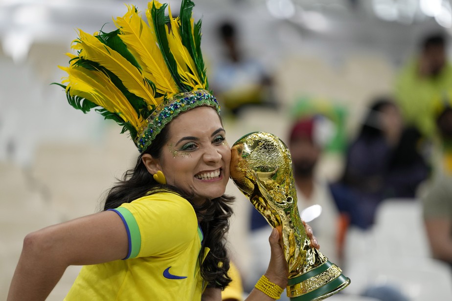 Jogos de amanhã da Copa do Mundo: veja horários e onde assistir às partidas  de domingo - Lance!