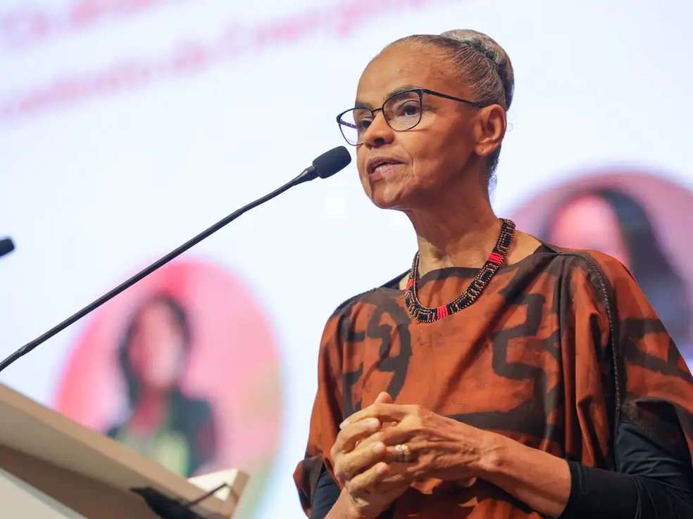 Segundo o Ministério do Meio Ambiente e Mudança do Clima, cuja ministra é Marina Silva (foto), qualquer processo envolvendo áreas de elevado risco deve obedecer aos mais rigorosos critérios técnicos, científicos e ambientais — Foto: Fabio Rodrigues-Pozzebom/Agência Brasil