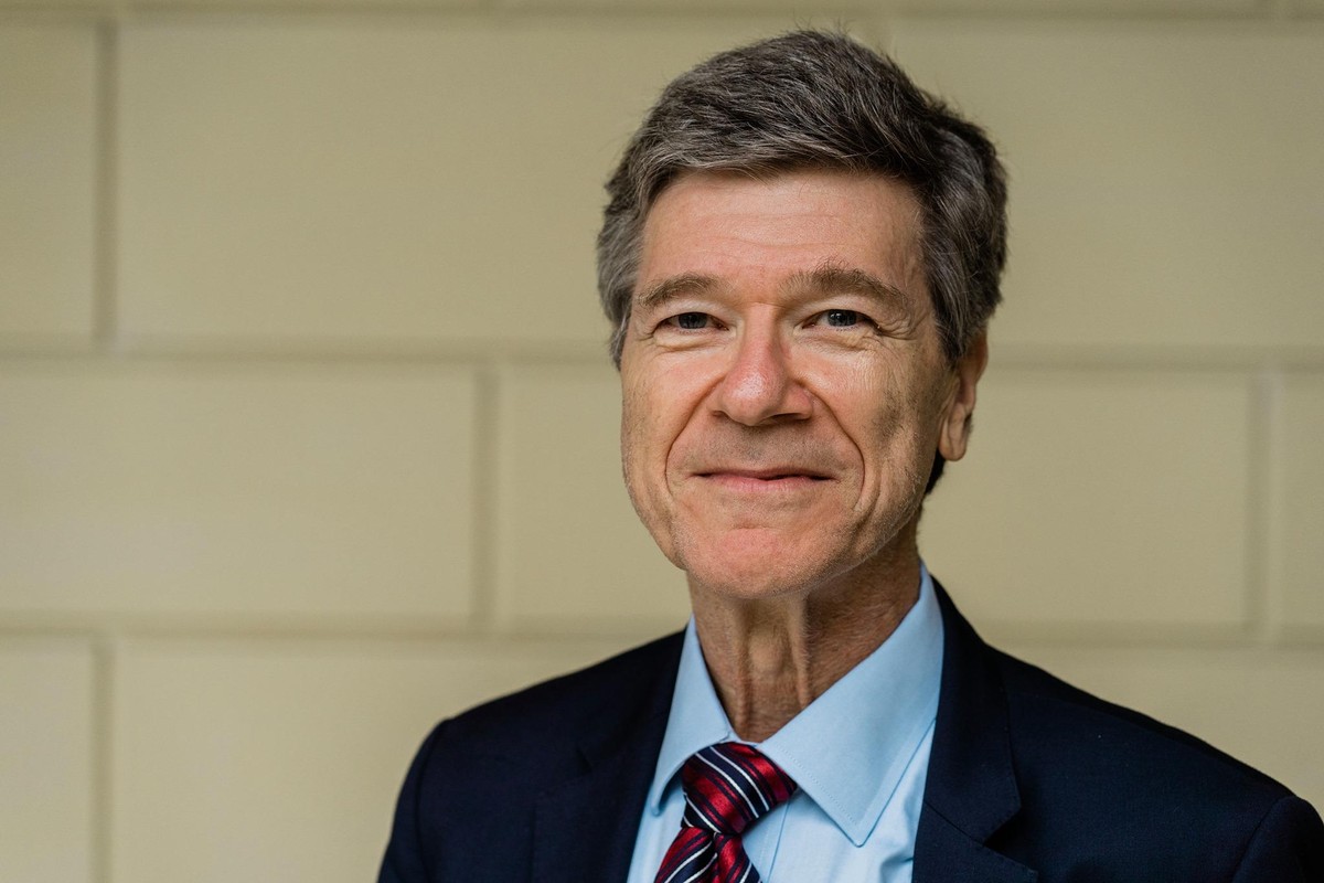 Acordo é sinal de que EUA “não têm chance” em guerra comercial com China, diz Jeffrey Sachs