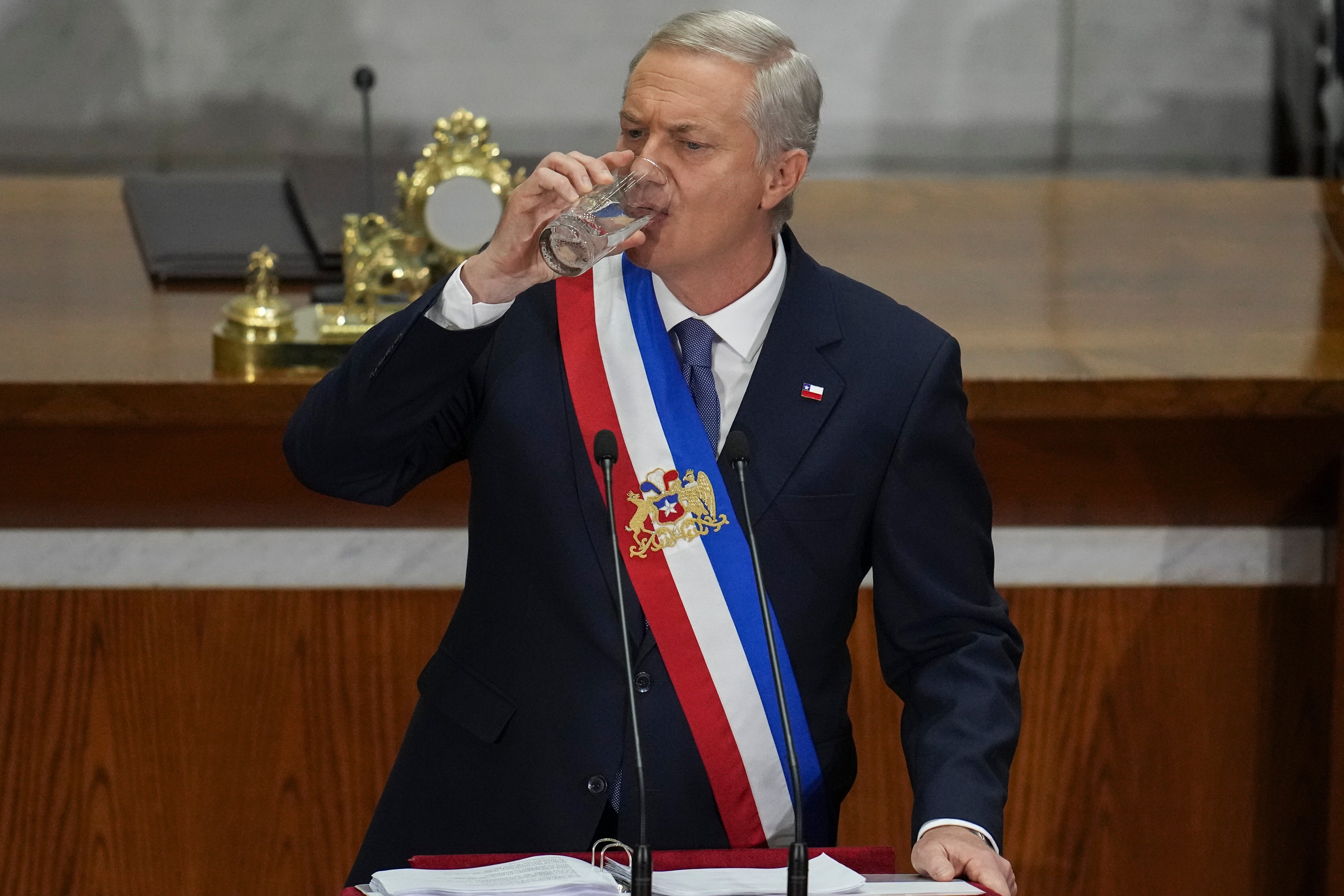 Kast lança agenda legislativa no Chile com aposta em segurança e economia