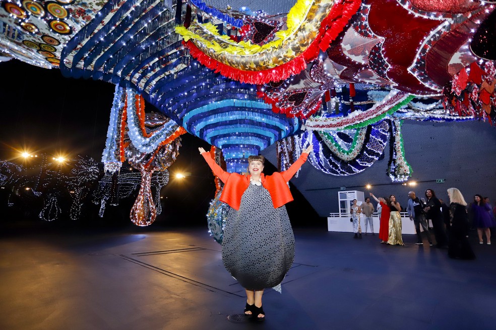 Do desfile da Dior para o Brasil: obras de Joana Vasconcelos são
