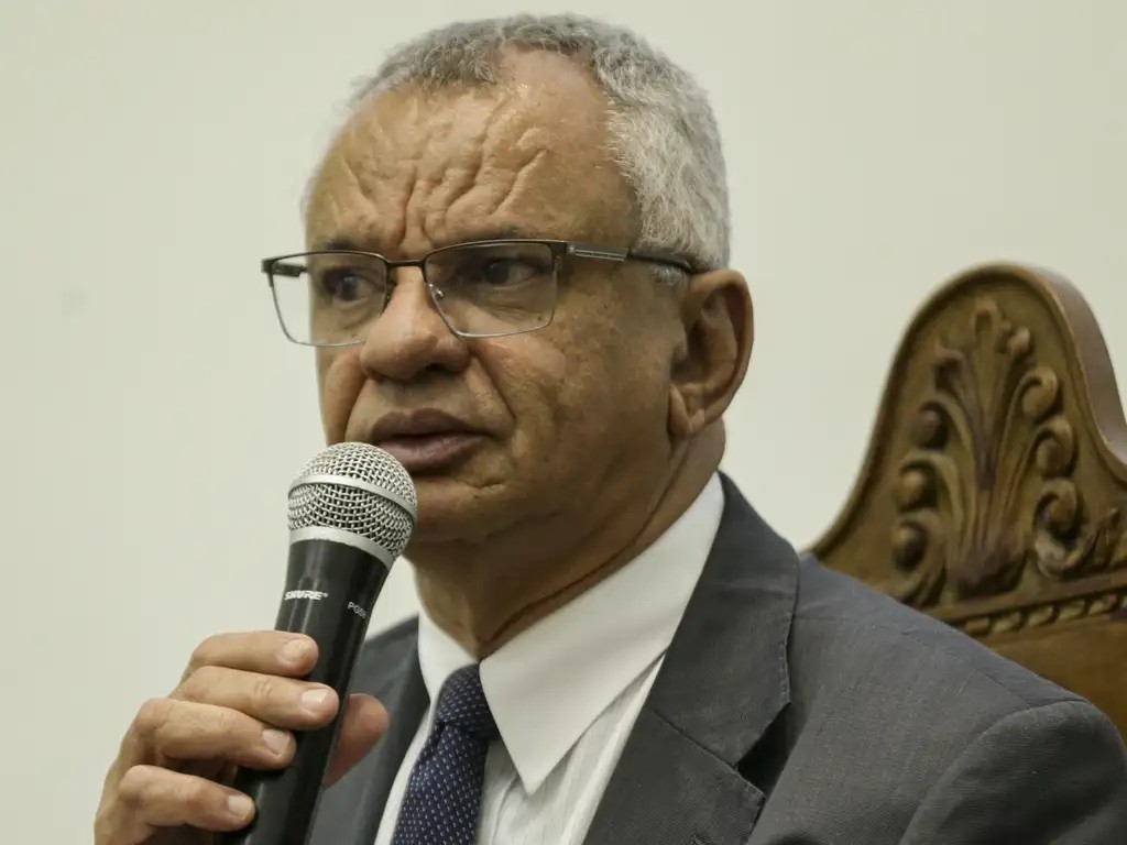 Ministro em exercício diz que varejo perde postos 