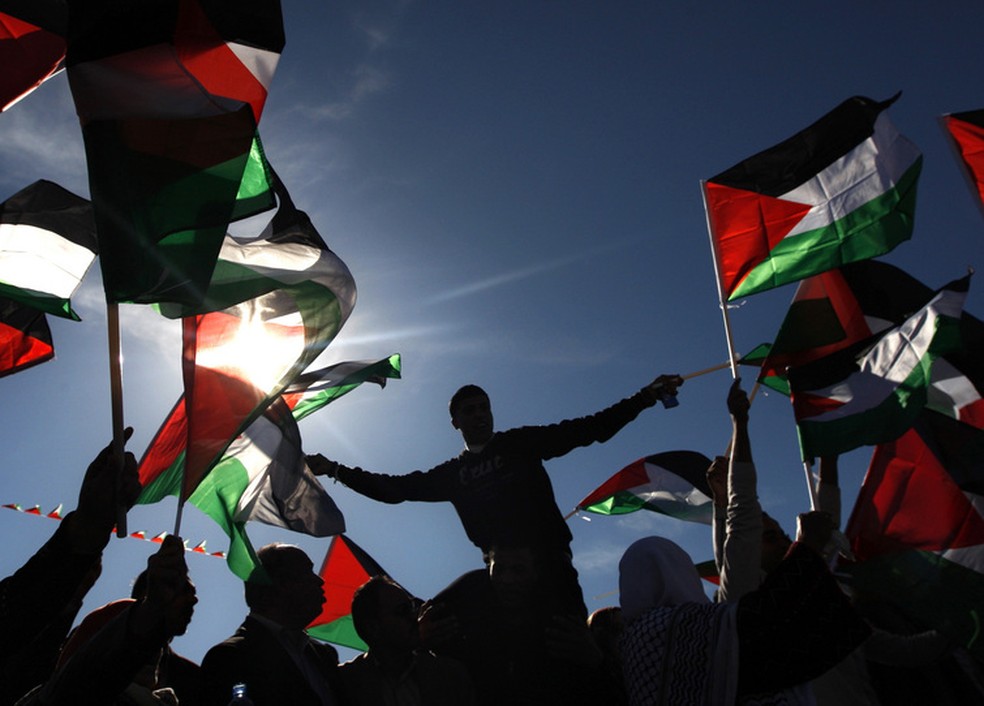 Governo de Israel proíbe bandeiras palestinianas em espaços