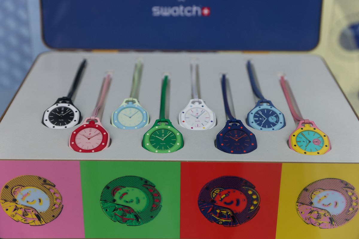 Swatch cancela lanzamientos del reloj Royal Pop por multitudes