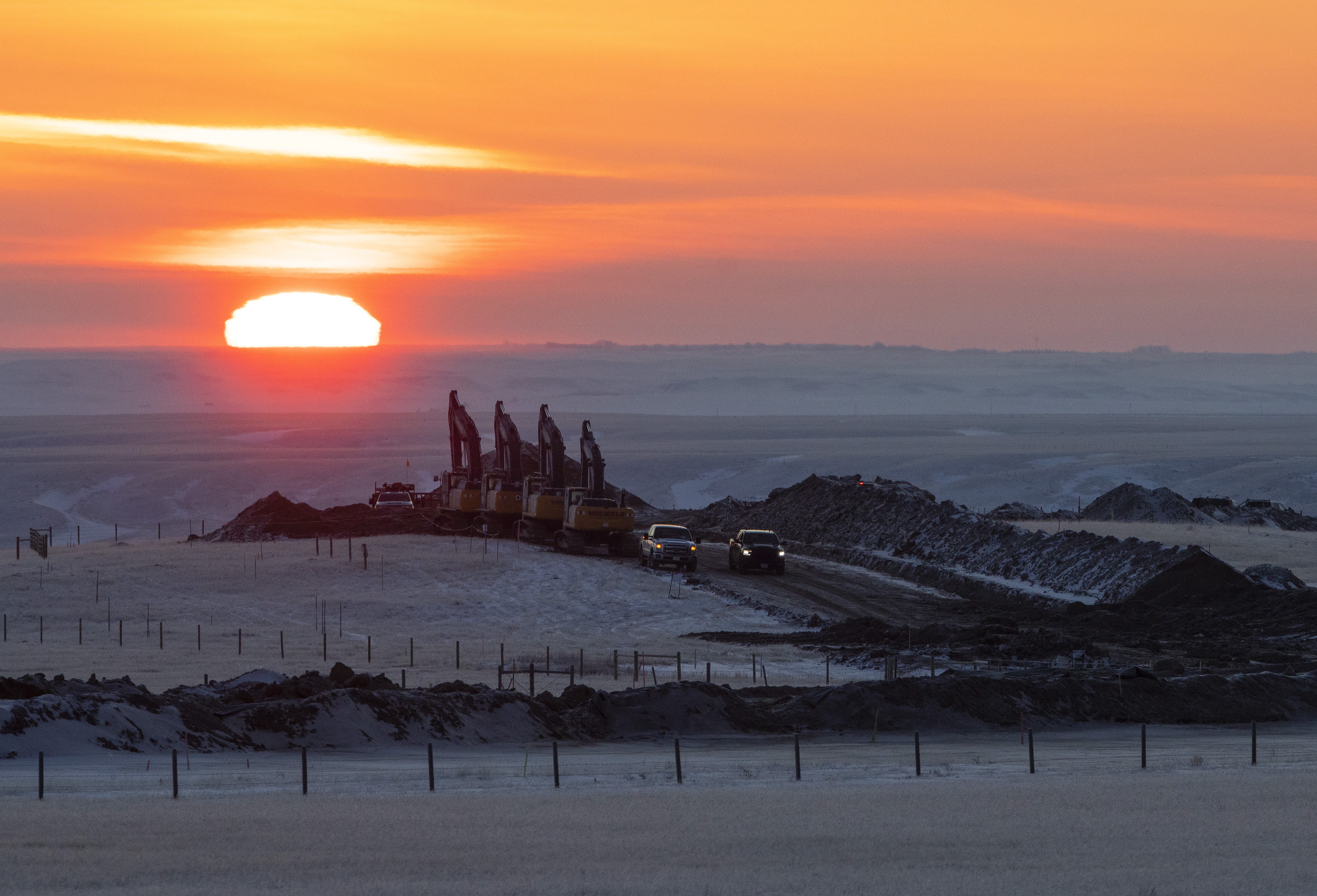 Trump assina autorização de projeto de oleoduto que revive parcialmente a linha Keystone XL