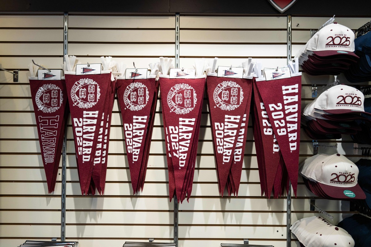 Trump pede US$ 1 bilhão à Universidade de Harvard, mas partes continuam longe de acordo