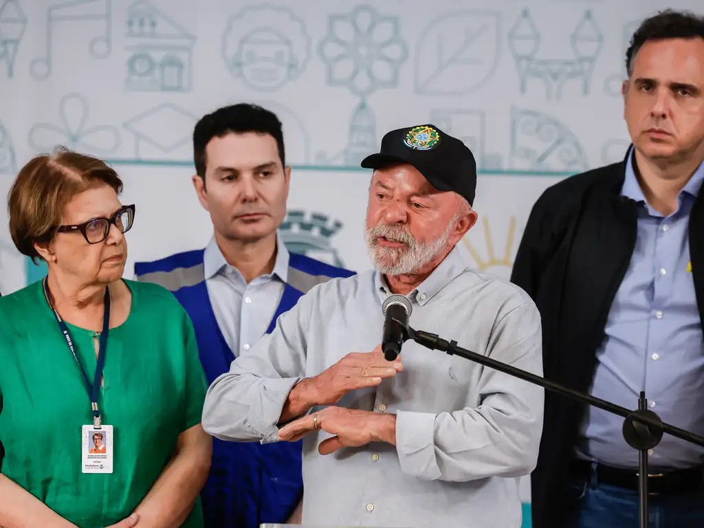 Lula deve entrar em campo para articular troca de partido de Pacheco