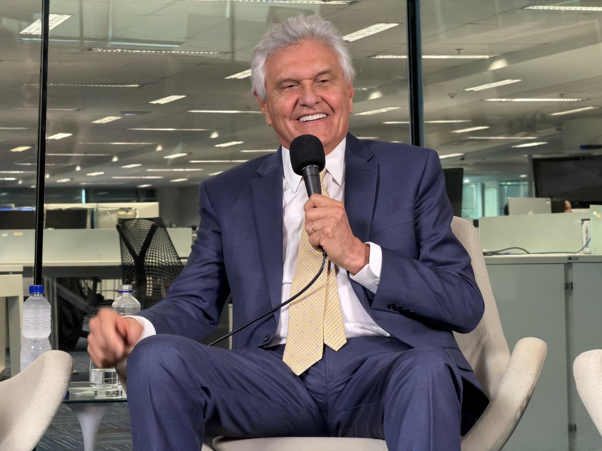 Flávio Bolsonaro desrespeita a inteligência da população, afirma Caiado sobre caso 'Dark Horse'
