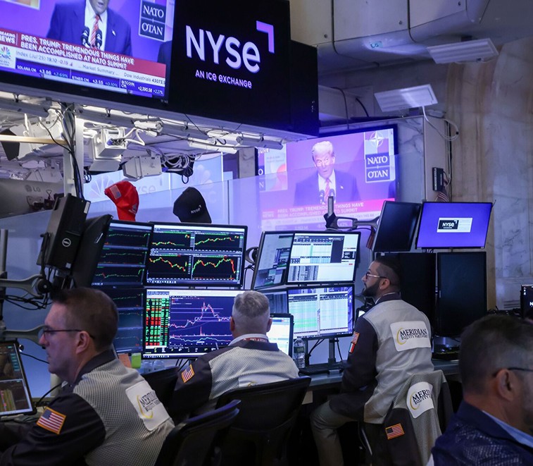 Bolsas em NY abrem mistas com dados econômicos e geopolítica em destaque