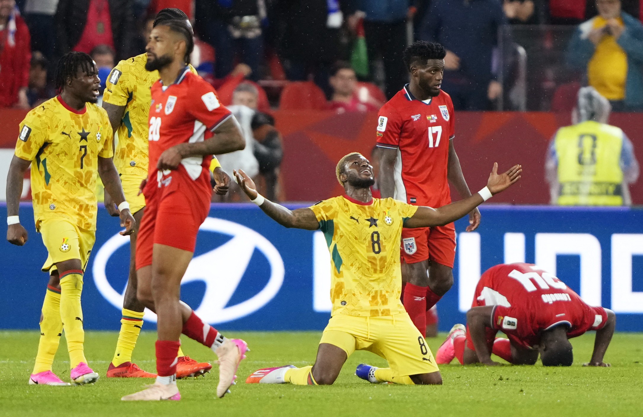 Gana vence Panamá com gol no último suspiro
