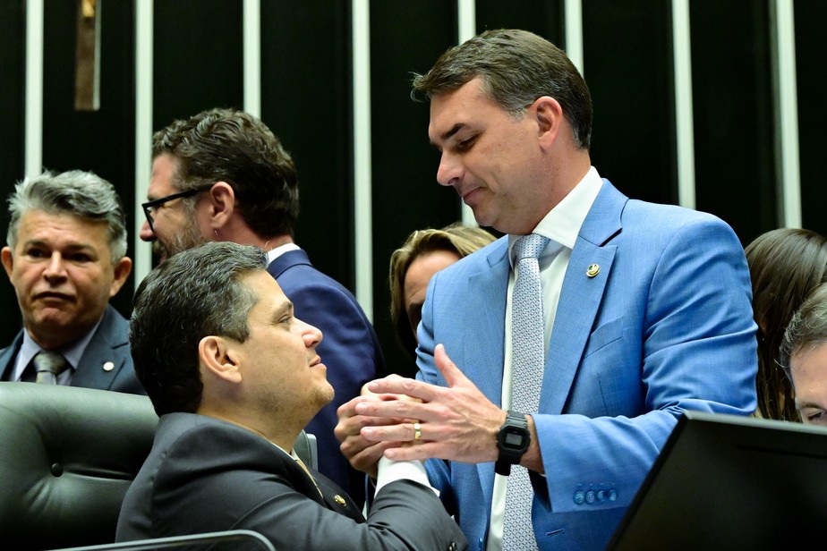 Davi Alcolumbre, presidente do Senado, conduzindo sessão plenária no Congresso Nacional em 2026.